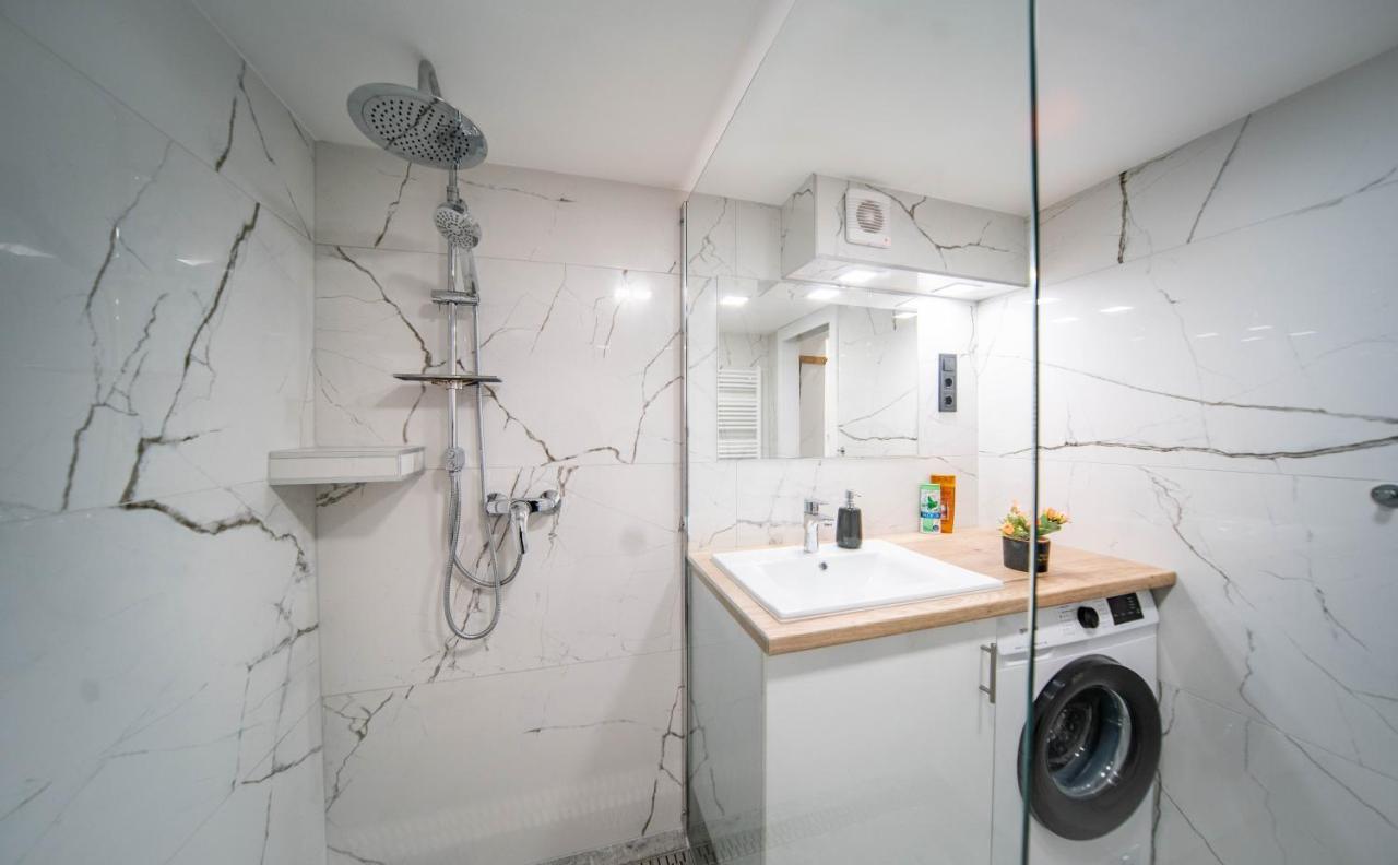 Apartament Free Parking Basilica Rob's - Ac, Wi-fi, Smart Tv *