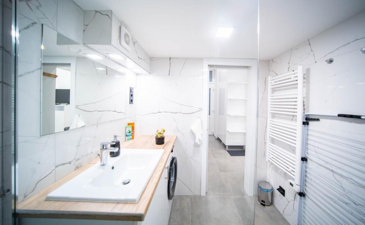 Apartament Free Parking Basilica Rob's - Ac, Wi-fi, Smart Tv *